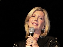 Olivia Newton-John in Philadelphia 2007, click to enlarge