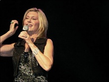 Olivia Newton-John in Philadelphia 2007, click to enlarge