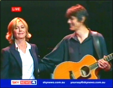 Olivia Newton-John performs at Billy Thorpe's memorial service March 2007