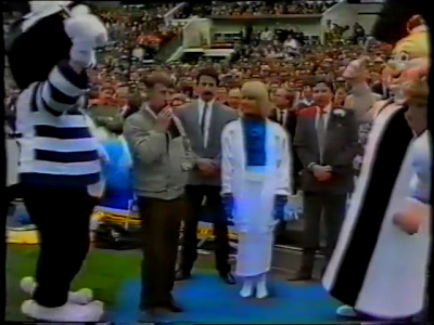 Olivia Newton-John at VFL 1986