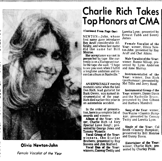 Olivia winning Female Vocalist of the Year at the CMA - The Tennessean