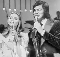 click to enlarge Olivia Newton-John and Engelbert Humperdinck 1973