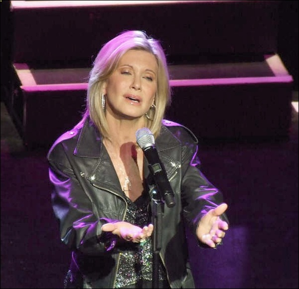 Olivia Newton-John at the Kimmel Centre Nov 2007