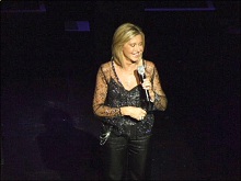 Olivia Newton-John in Philadelphia 2007, click to enlarge