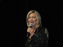 Olivia Newton-John in Philadelphia 2007, click to enlarge