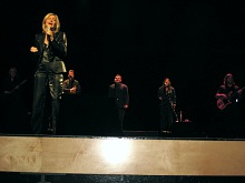 Olivia Newton-John in Philadelphia 2007, click to enlarge