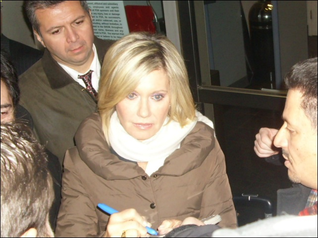 Olivia Newton-John at Mike and Juliet show Dec 2007