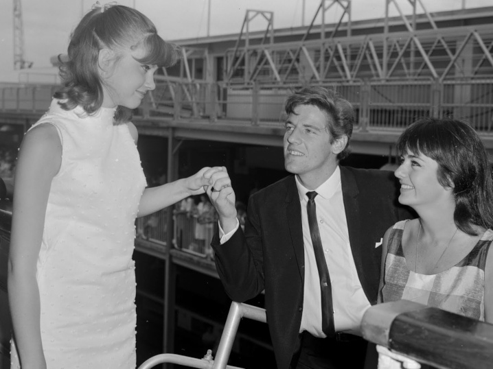 Olivia Newton-John, Pat Carroll and Ian Turpie