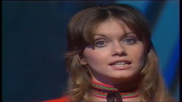 Olivia Newton-John in Choeur en Fete 1972