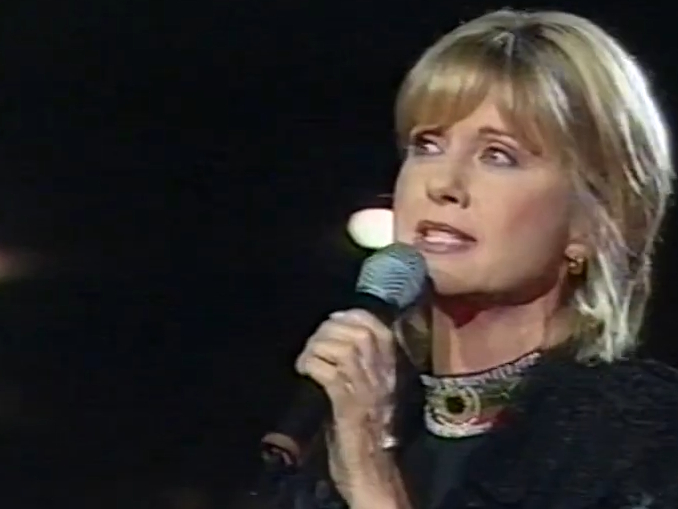 Olivia Newton-John Super League Cup Grand Final September 1997